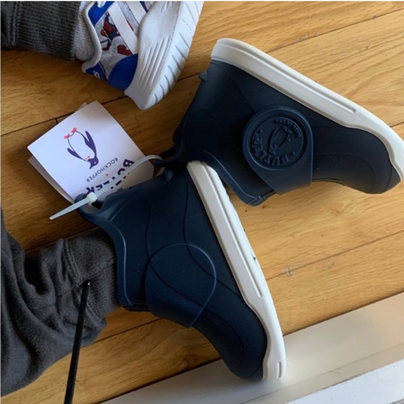 Butler Yellow Rubber Overboots for Rainy Weather - Picture 7 of 7